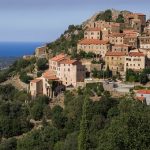 Pourquoi devrait-on visiter la Corse